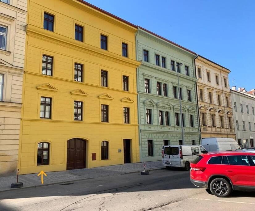 Studio V Prizemi S Kuchyni A Koupelnou Prag Exteriör bild